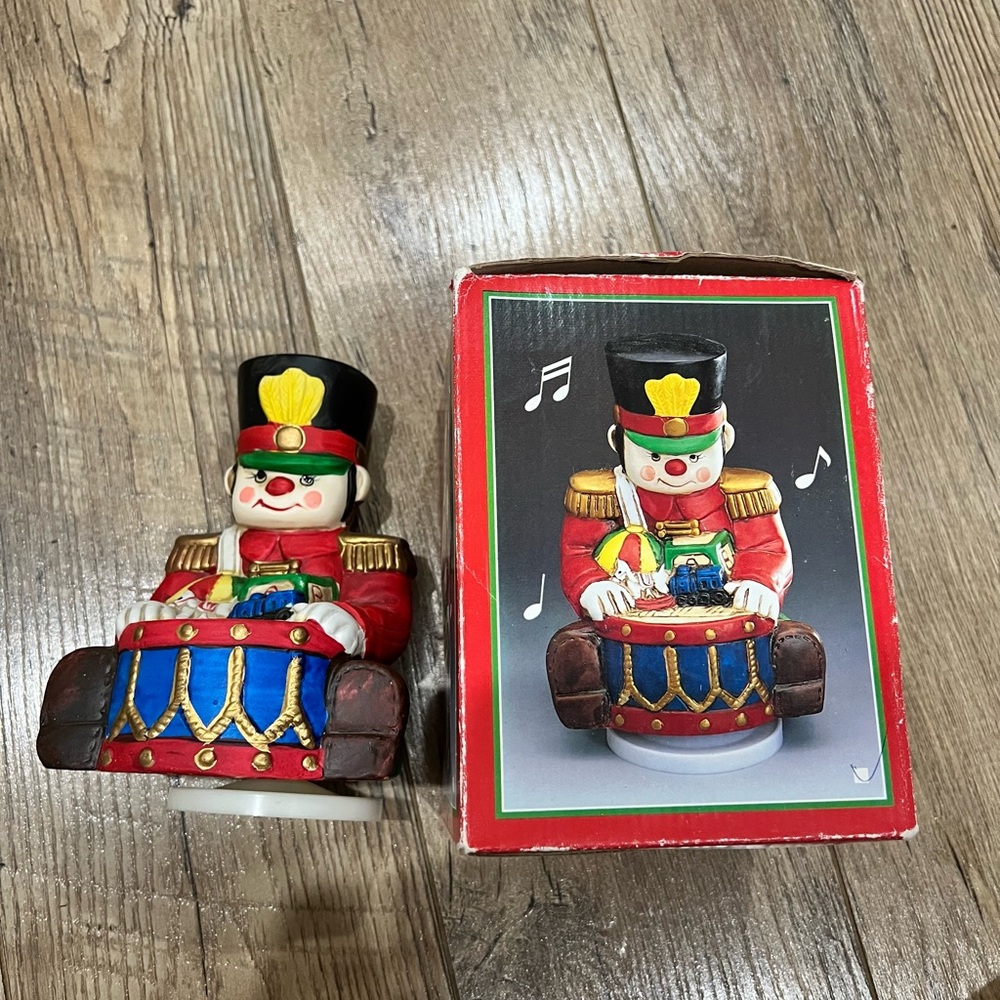 Vintage Sears porcelain drummer toy soldier music box